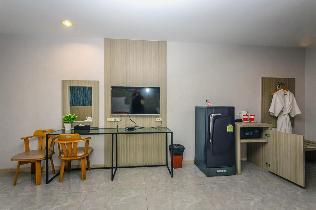 Embryo Hotel Pattaya Luaran gambar
